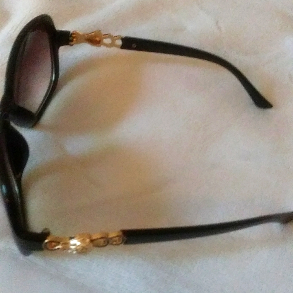 Sun glasses for elegant ladies